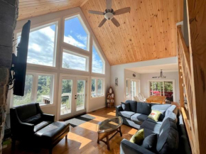 The Bear Cave Cottage at Little Kennisis Lake